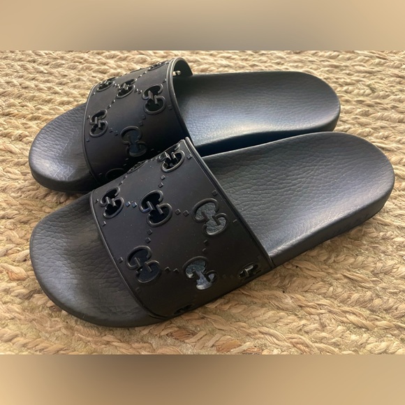 GUCCI - Gucci Slides - Black New
worn for photo shoot on stage - Picture 5 of 10
